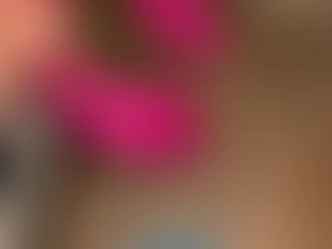 Uff... danke Leute 🥵! Was war das gestern bitte für ein geiler Tag? 🥵 Ich bin immer noch völlig fertig. Wie ihr seht, lief mein Lush gestern auf Hochtouren 🔥💦 für meine Abonnenten gibt es natürli