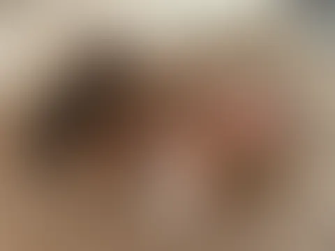 ✨ Heute Abend nehme ich mir Zeit… Von 19–21 Uhr nur wir, Nähe, Blicke und dieses Knistern, das langsam entsteht. Wenn du neugierig bist – du weißt, wo du mich findest. 🔥