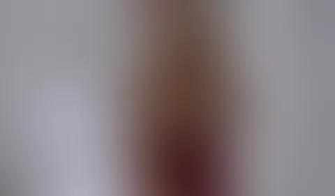Doggy P**sen Extrem Ja mal wieder ein extrem geiler Natursekt Clip in der heißen Doggy Position. Nicht nur dass du hier jedes Loch genau dabei beobachten kannst, auch mein Strahl geht richtig geil ab
