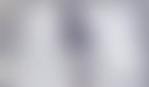 Für dich lege ich meine Sonnenbrille ab und ziehe mich aus