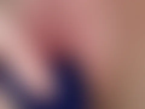 Ich hatte so bock mir mein dildo reinzuschieben das ich nicht anders konnte und es mir schnell selbst machen muss 💦 würde einer mir dabei helfen?😏 Meine p***y war danach so nass💦