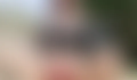 Ich sitze im Garten und teste meinen lush für dich