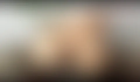 Stell dir vor du hast meinen geilen eingeölten A***h direkt vor dir… sag mir was dir da in den Sinn kommt! 😍🥵