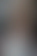 Hey mein Lieber👋, magst du mir vielleicht dabei zuschauen, wie ich mir breitbeinig auf der Küchenzeile mit meinem geilen Glasdildo die P***y verwöhne🥵?