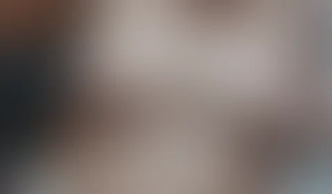 Zieh doch mal an meiner etwas geileren Kette 😋😈😏 und übernehme die volle Macht meiner Nippelchen 🥵