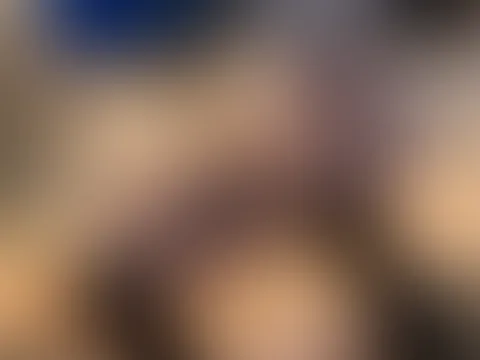 Geiles Solovideo in Lackstiefeln und Netzstrumpfhose !!! mit Dildo!!