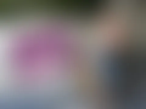 GIERIGE UMZUGSF***E VERTEILT GRATIS F**KS