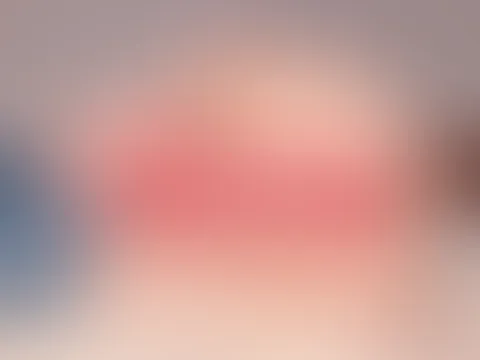 Beide Löcher gestopft und die P***y hat laut geschmatzt dabei!