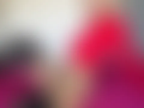 Sie zog ihren nassen Slip zurück... schau nur, wie glatt und gepflegt sie ist