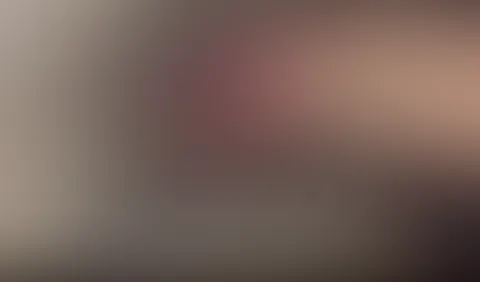 Geile enge M****i wird penetriert!