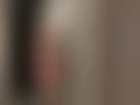 hab grad einfach kurz in den spiegel geschaut… und dachte, ich schick dir das 🙈 so ganz entspannt zuhause, aber irgendwie trotzdem bisschen cute würdest du mich so morgens bei dir behalten? 😌💋