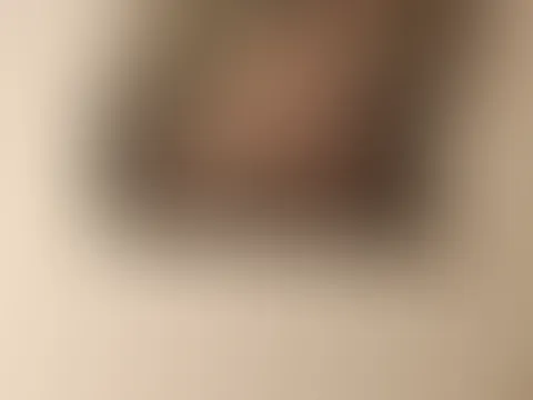 Erstmal ausziehen - Titten frei machen 💋