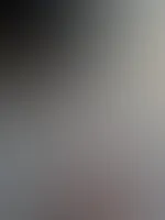 Auf Knien vor der Stange… bereit für deine Fantasie