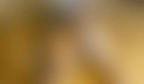 In diesem Video f**ke ich meinen ungespülten A***h mit einem Dildo! In verschiedenen Stellungen schiebe ich mir das lange Toy tief in den A***h und gebe es meiner Arschf***e richtig hart! Ich liebe