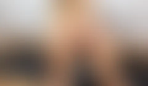 Hey ihr Lieben! đ„ FĂŒr euch gibtâs den unzensierten Teaser zu meinem neuen Video â und glaubt mir, es wird richtig heiĂ! đ Eigentlich war ich gerade beim Sport, aber schon beim AufwĂ€rmen merkte ich,