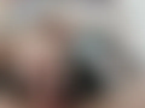 E-girl reibt sich die M****i