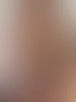 Schau mir in die Augen… nur kurz. 😋 Mal sehen, wie lange es dauert, bis du den Blick nach unten verlierst 😇