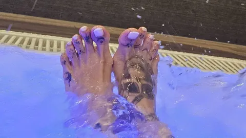 💦 Hot tub feet 💜