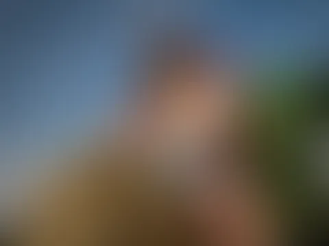 Hey, Ich bin Melly aus dem schönen Bayern 😉 Und bin eine sehr natürlich süße kleine freche Maus würde ich sagen ich zeige mir gerne Abwechslung reich wenn du weist was ich damit meine🤭😋  Bin auch i