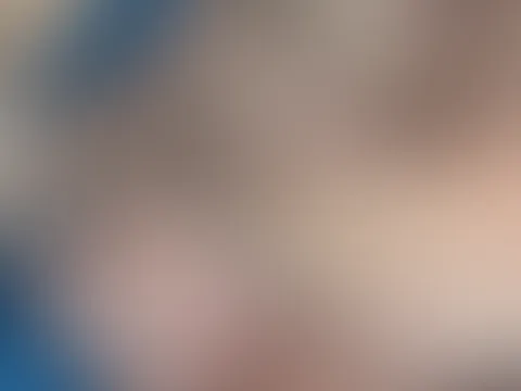 User dreier mit zwei Schwänzen in der P***y.