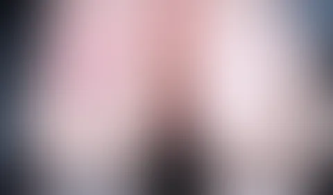 Kommst du mir den A***h versohlen? Ich war auch ein ganz böses Mädchen 😈