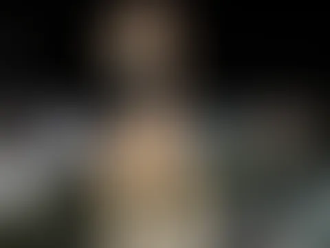 Das nackte Schneemädchen kommt auf dich zu