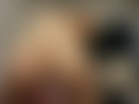 Solo Orgasmus mit Dildo im Badezimmer