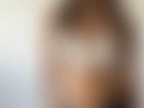 Wer hat Bock meine Löcher zu verwöhnen? Gerne auch zuerst mit der Zunge und dann mit dem S*****z?