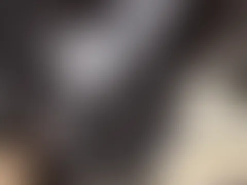 Was machst du bei dem dunklen und verregneten Wetter? Komm doch her und lass dich von meinen roten Lippen verwöhnen😏