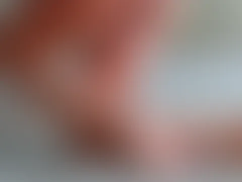 Magst du es auch von hinten? 😋 Schön in der Doggy-Stellung... 😈😋😈  Ich liebe es, auf allen Vieren zu sein, dir meinen Po entgegenzustrecken und einfach nur darauf zu warten, dass du mich fest an d