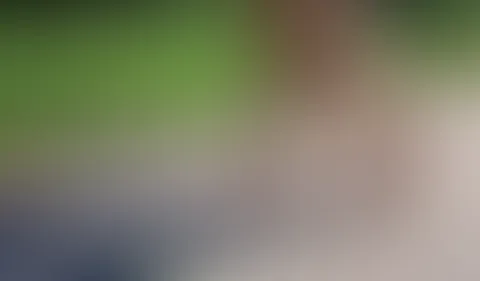 Ich liebe das Gefühl, barfuß durchs Leben zu gehen. Meine Füße tragen mich überall hin und erzählen ihre ganz eigene Geschichte. Was gefällt dir an meinen Füßen am meisten? 💋 #barfuß #füße #zehen #s