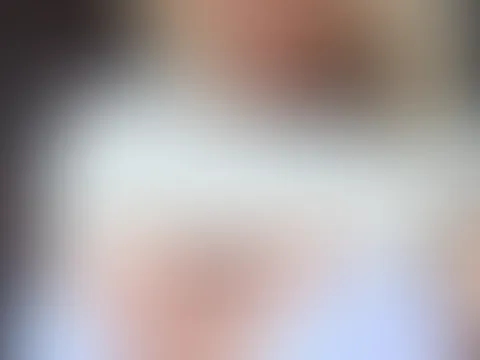 Guten Morgen, ich wünsche allen einen schönen Freitag. Heute bleibe ich zu Hause, hier ist es einfach zu windig.