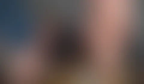 Stiefvater und ich b****n die Stieftochter, ihr erstes Dreier bleibt in der Familie