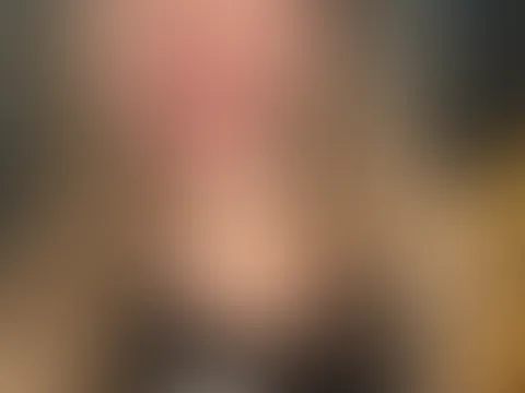 Nicht immer so brav, wie ich aussehe… 😏 Manchmal mache ich einfach das, worauf ich gerade Lust habe. Und dieser Moment fühlt sich gerade ziemlich gut an. 💋