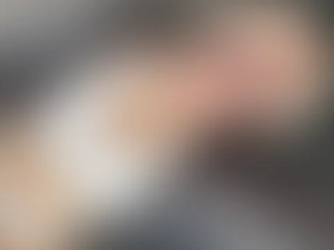 Streberin in Calvin Klein ganz feucht geworden