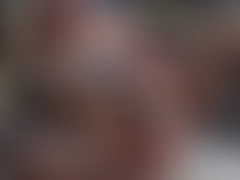 Ich f**ke mich mit einem großen Dildo