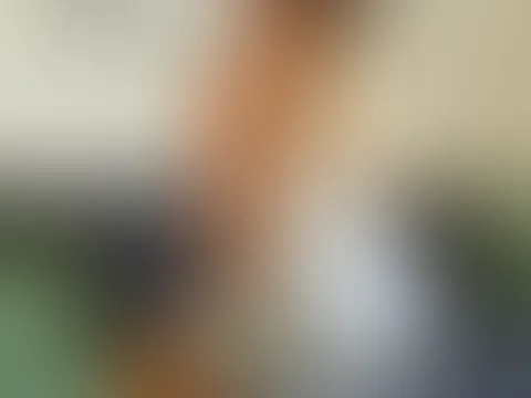 Wer steht hier eigentlich noch auf natürliche Mädchen die keine Operationen hinter sich haben?🥹