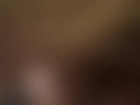 Ich liebe es zu b****n. Das erhabene Gefühl, dass ich deinen S*****z so prall werden lassen kann. Wenn meine Zunge deine Eichel in kreisenden Bewegungen leckt. Dich zu reizen, bis du es nicht mehr aus