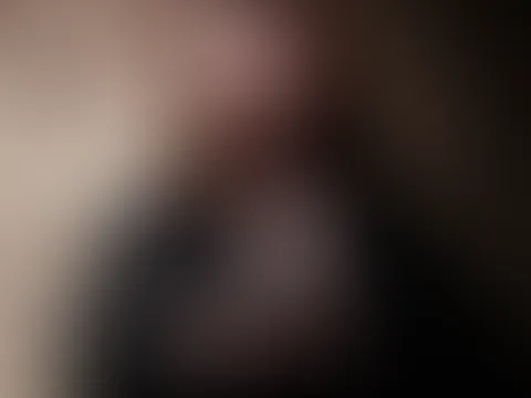 Sarah in Not und echter Nippel Qual