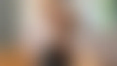 Ich glaube, dieser Blick könnte gefährlich werden… traust du dich trotzdem näher? 😏💋