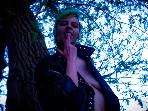Punk im Baum 1/2