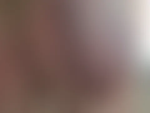 Ich klatsche mir so lange auf den Po, bis er ganz rot ist. đ