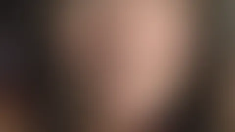 Neues Solo-Video kommt bald 🔥 Lange keinen S*x gehabt… also habe ich mich richtig hart selbst gef**kt. F****r in alle Löcher, dann dicker Dildo, extrem laut und dreckig. Reiner Rausch, ohne Pause. Unbedingt mit Ton anschauen 💦 Bald das volle 17-Minuten-Video.
