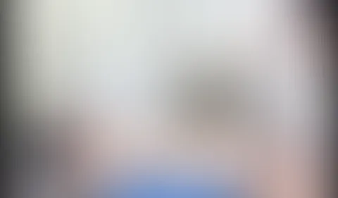 Als ich Erwache befinde ich mich tatsächlich in einer Zelle. Ich bin über und über mit S****a bespritzt. Scheint als wäre hätte ich einen ziemlich geilen Gangbang hinter mir. Doch auf eine weitere Ben