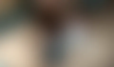 Darf das ein Frauen Arzt mich so vollspritzen !!