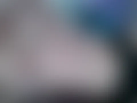 meinen Körper präsentiere ich sehr gerne, ich mag es wenn Mann mich sieht - und meinen Mund nehme ich auch gerne sehr voll... damals hab ich gern geblasen, heute werde ich am liebsten tief in den Mund