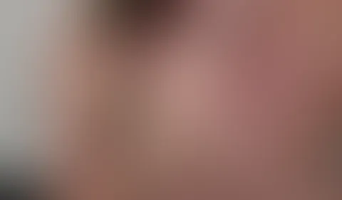 Mit Lipgloss zur Not gef**kt und dann läuft die M****i cremig aus