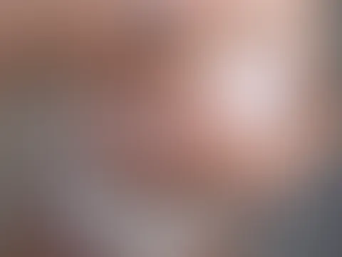 Die Titten mal bisschen mit Eis abkühlen...hilft wenigstens für einen kurzen Moment 😂🥵