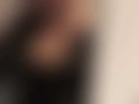 Huhu ich bin Kiana, 18 Jahre 🙈 ich bin ganz neu hier, mein allererster Post!! 😚