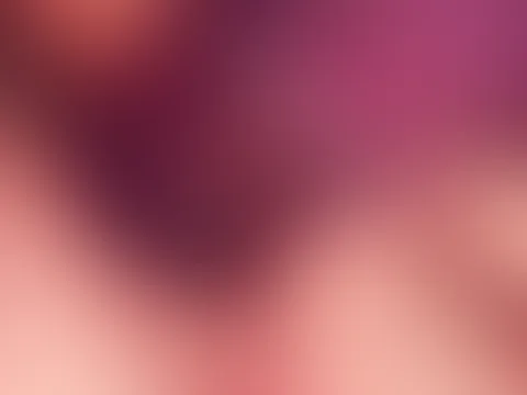Ich kann nicht anders ich bin einfach zu geiö gerade auf einen dicken harten s*****z. Da musste mein lila dildo wieder herhalten und meine kleine enge p***y richtig f**ken das sie tropft.  Ich denke d